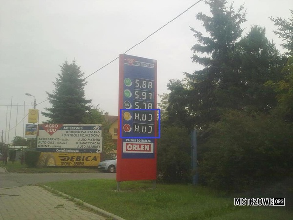 Stacja benzynowa –  