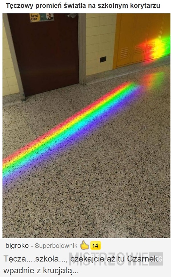 Tęczowy promień światła na szkolnym korytarzu –  